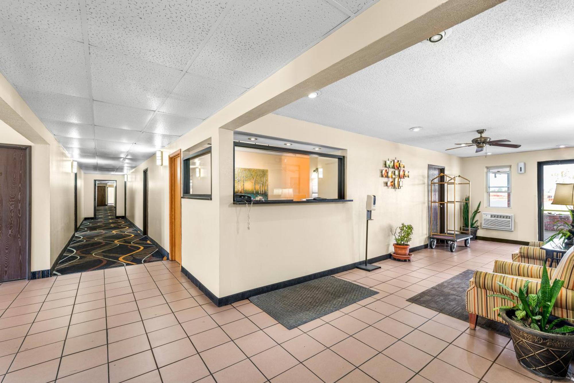 Americas Best Value Inn Decatur Exterior photo